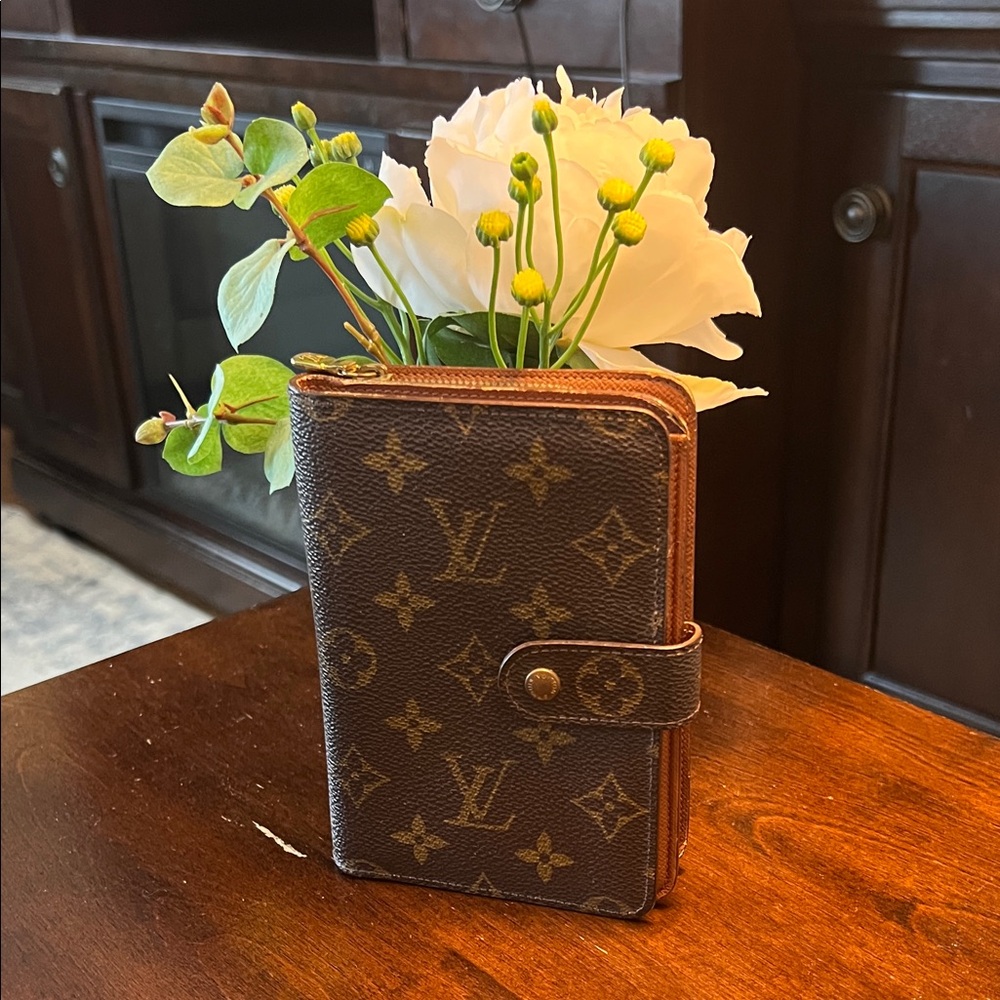 Authentic Vintage Louis Vuitton Monogram Card Wallet